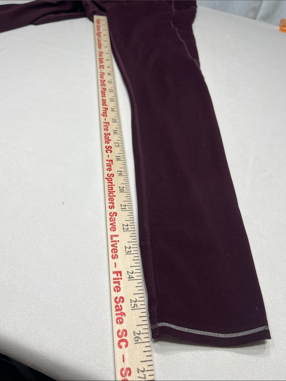 Athleta ST Burgundy 3/4 Capri Leggings Reflective Trim Zip Pocket Sz Small Tall - Picture 6 of 8